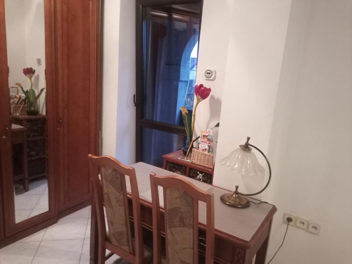 Pokoj W Domu Z Duzym Ogrodem Krakau Exterior foto