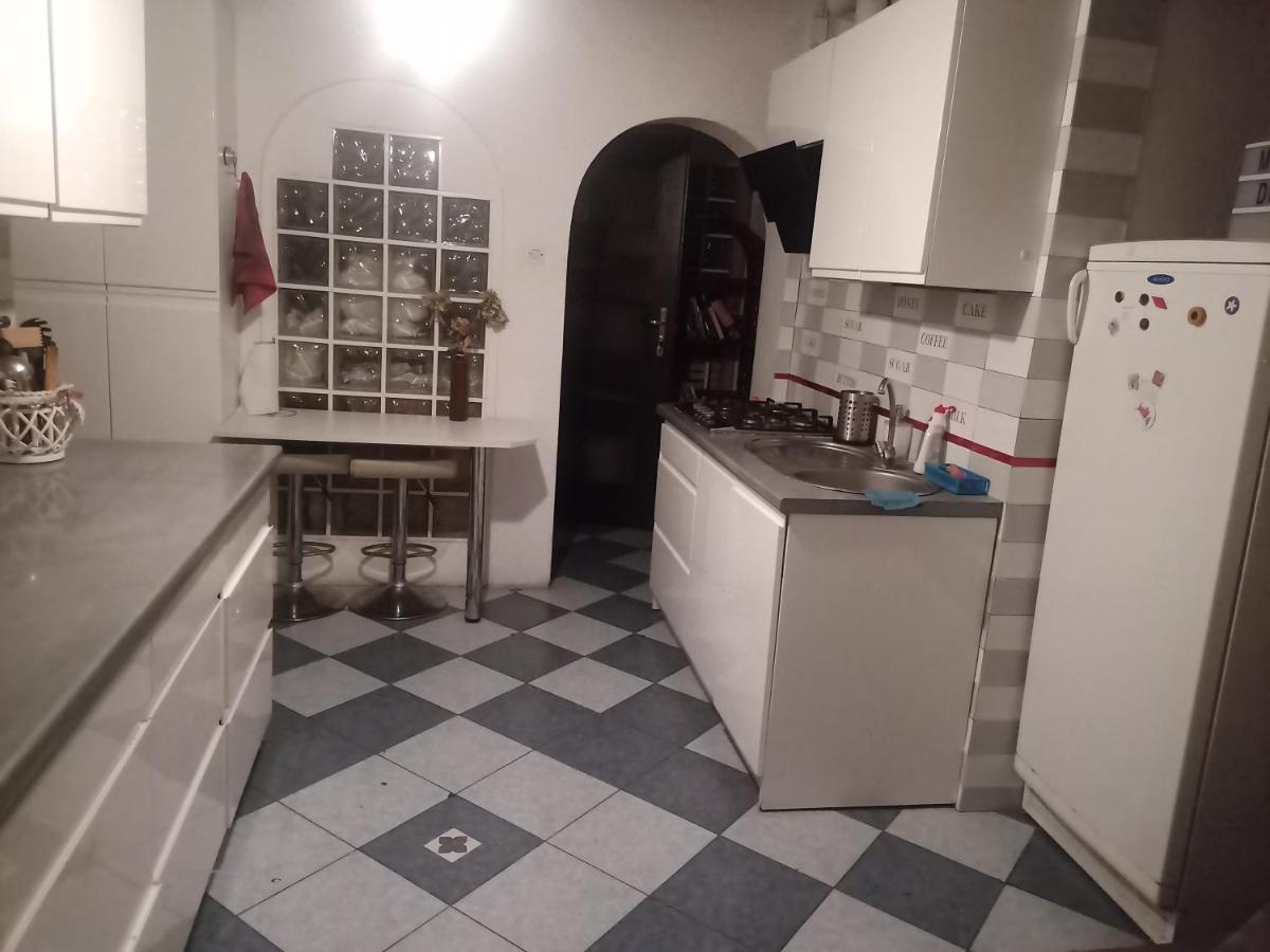 Pokoj W Domu Z Duzym Ogrodem Krakau Exterior foto